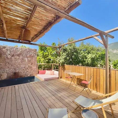 Гостевой дом La Petite Maison Сотта
